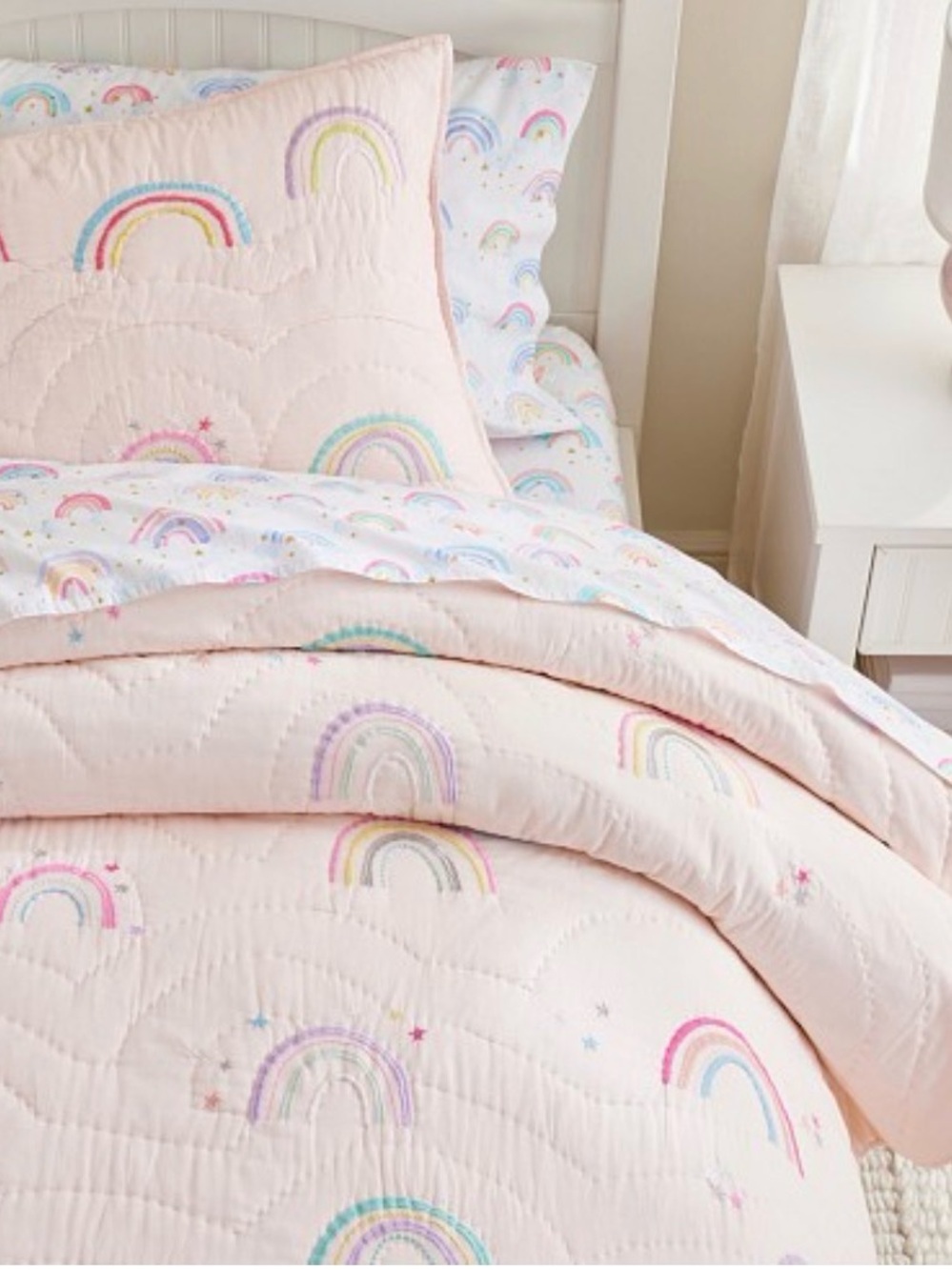 Pottery Barn Kids the Molly Rainbow Quilt Comforter Full Size